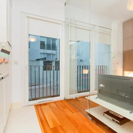 Lägenhet Warm Ample Space With Wall Beds Lisboa