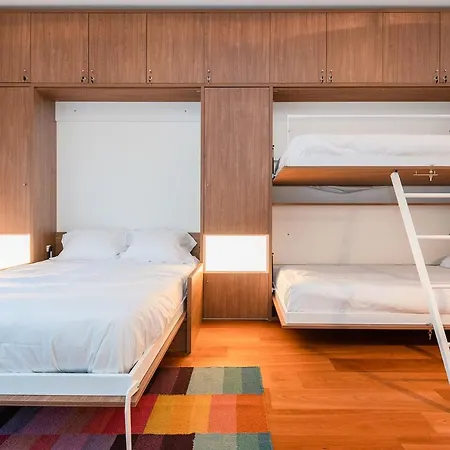 Lägenhet Warm Ample Space With Wall Beds *